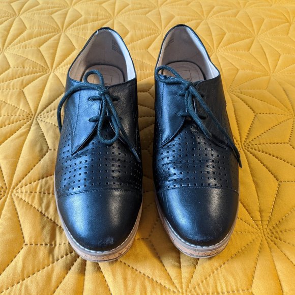 14th & Union Women's Brook Leather Oxfords - Picture 3 of 8